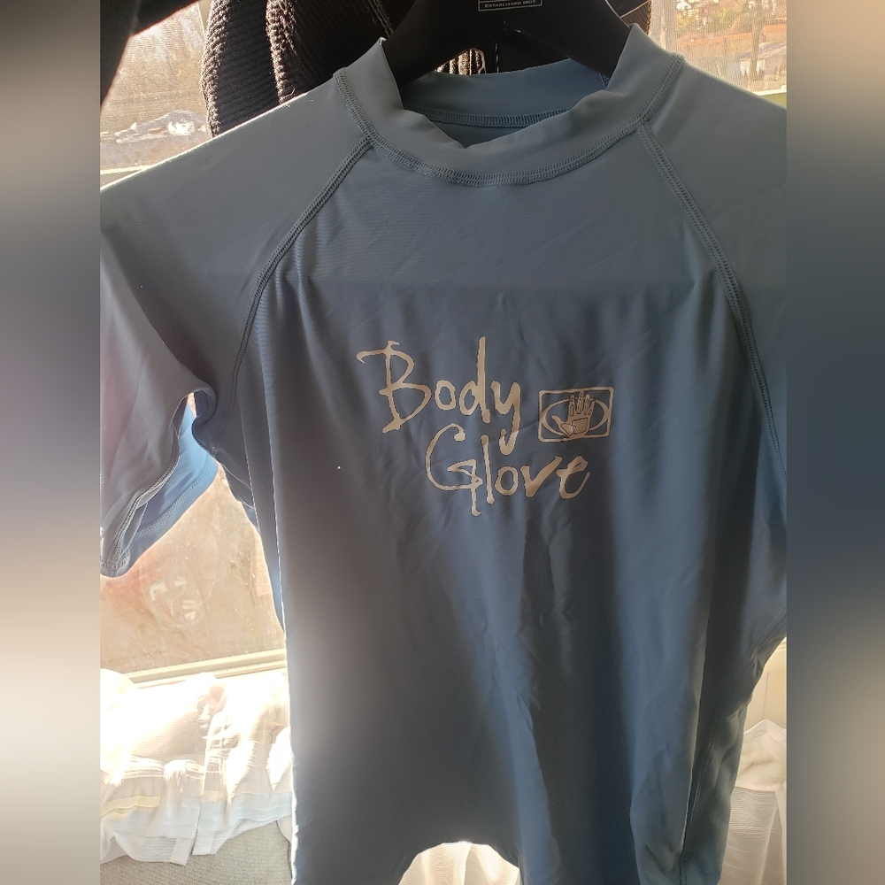 Baby blue body glove short sleeve swim shirt